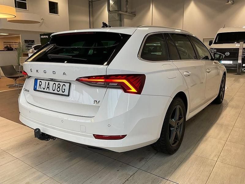 Begagnad Skoda Octavia Style 150 HK (110 kW) 2022 Vit Kombi