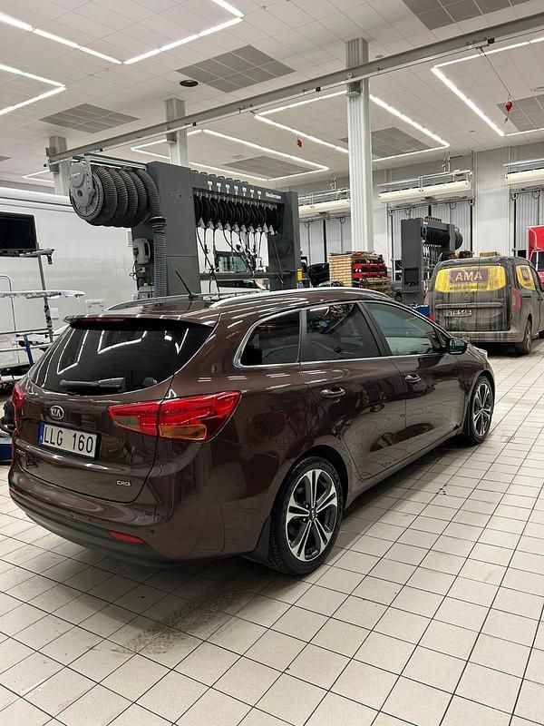 Begagnad Kia Ceed Sportswagon 128 HK (94 kW) 2013 Kombi