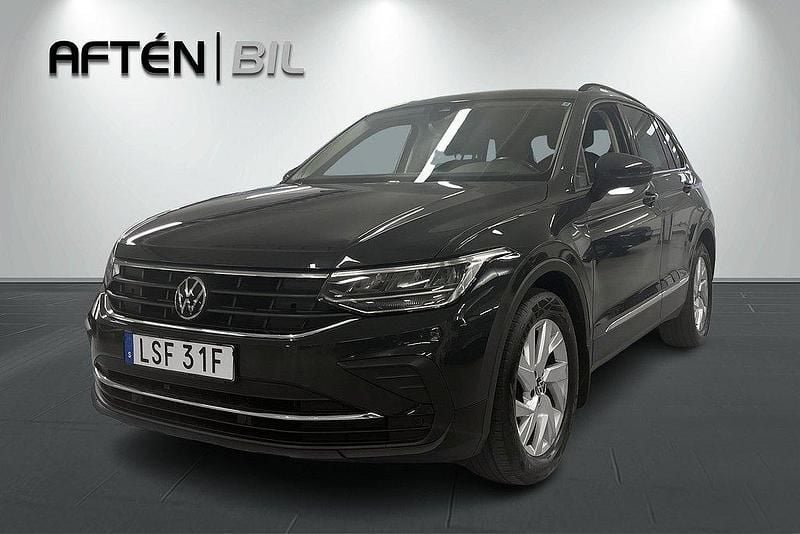 Grå Begagnad 2022 VW Tiguan SUV | 299 800 kr (Lite dyr) - Bild 1/3