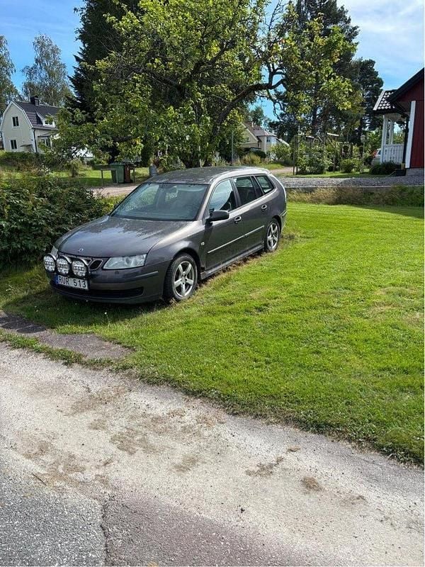 Brun Begagnad 2007 Saab 9-3 Vector Kombi | 15 000 kr (Bra pris) - Bild 1/1