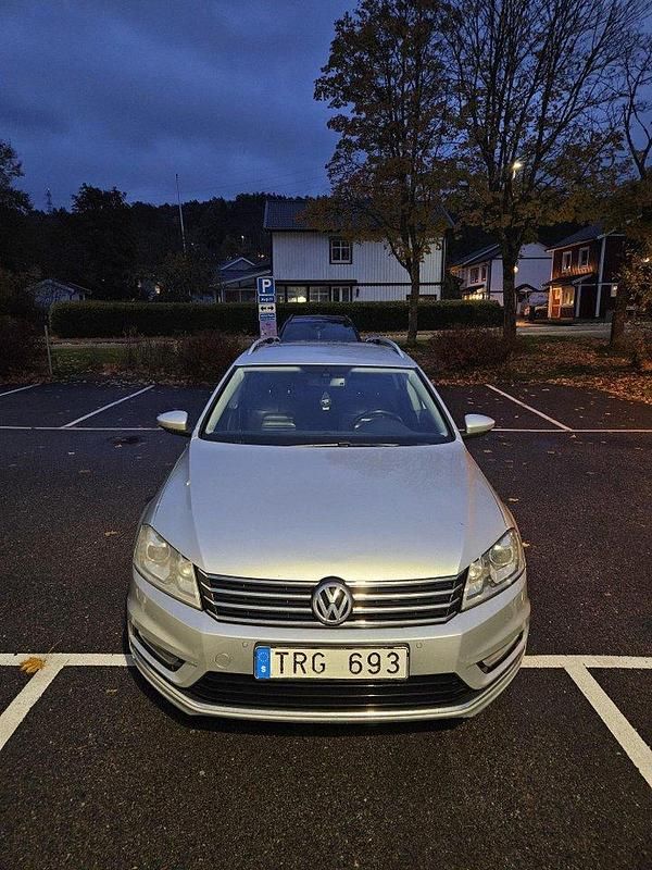 Silver Begagnad 2014 VW Passat GT Kombi | 99 000 kr (Marknadspris) - Bild 1/4