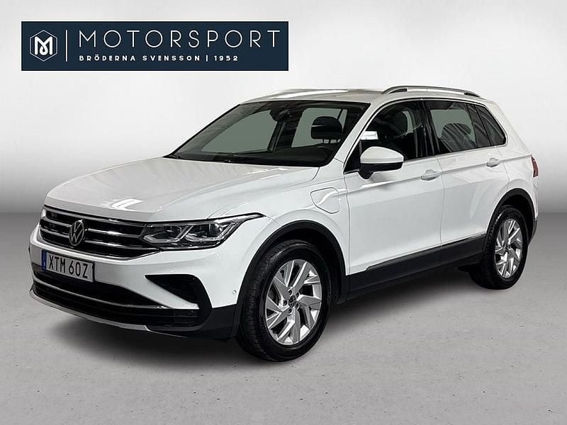 Vit Begagnad 2022 VW Tiguan Elegance SUV | 254 900 kr (Superpris) - Bild 1/3
