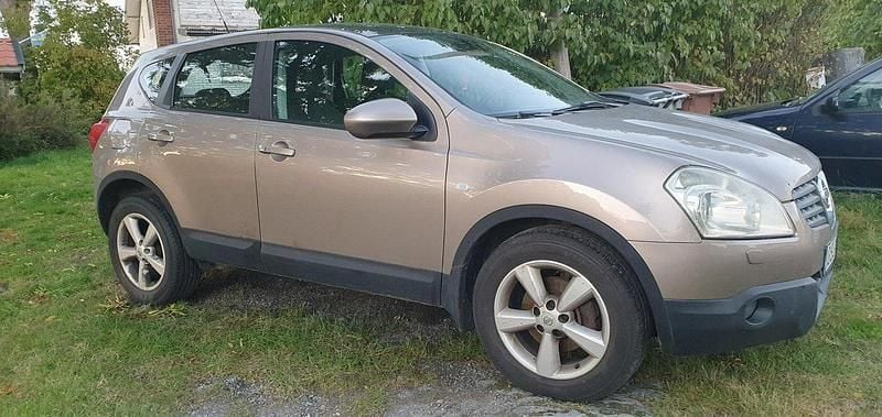 Brun Begagnad 2007 Nissan Qashqai SUV | 20 000 kr (Superpris) - Bild 1/4