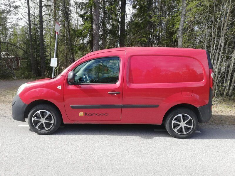 Röd Begagnad 2013 Renault Kangoo Minibuss | 52 000 kr (Marknadspris) - Bild 1/4
