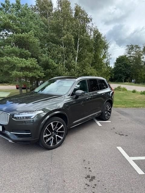Grå Begagnad 2019 Volvo XC90 Inscription SUV | 400 000 kr (Superpris) - Bild 1/4