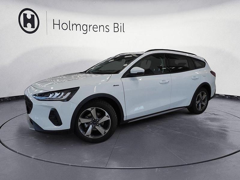 Vit Begagnad 2024 Ford Focus Active Kombi | 298 900 kr (Dyr) - Bild 1/4