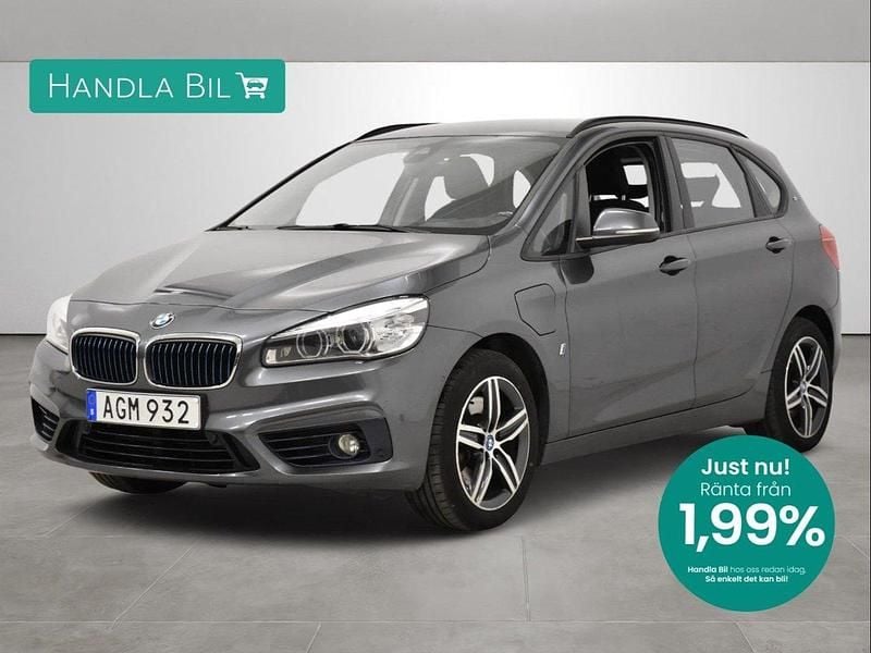 Grå Begagnad 2017 BMW 225 Sport Line Minibuss | 169 900 kr - Bild 1/3