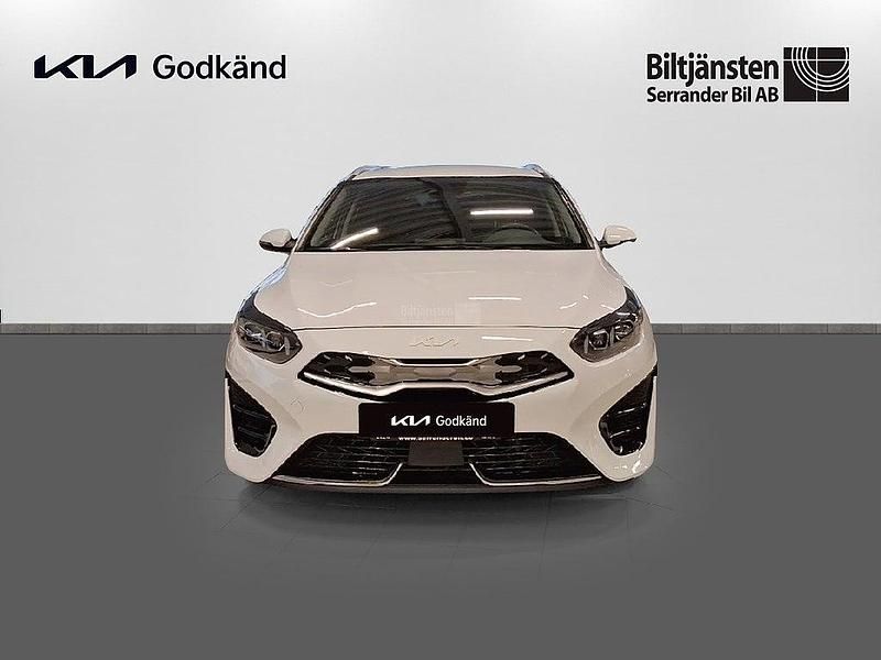 Begagnad Kia Ceed Sportswagon Advance 141 HK (103 kW) 2023 Vit Kombi