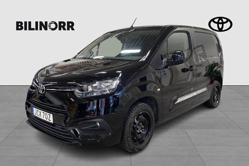 Svart Begagnad 2020 Toyota Proace City Van | 199 900 kr (Marknadspris) - Bild 1/4