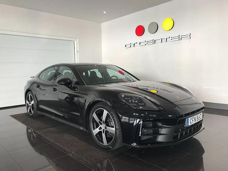 Ny Porsche Panamera 354 HK (260 kW) 2025 Svart Halvkombi