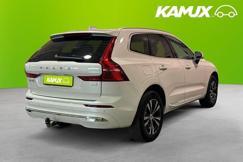 Begagnad Volvo XC60 Core 350 HK (257 kW) 2023 Vit SUV