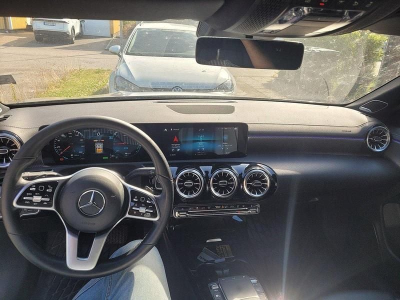 Grå Begagnad 2021 Mercedes CLA250e Sedan | 259 000 kr (Bra pris) - Bild 1/4