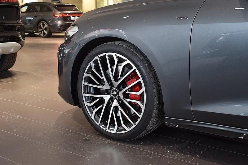 Ny Audi A5 S-Line 367 HK (269 kW) 2025 Grå (daytonagrå pärleffekt) Kombi