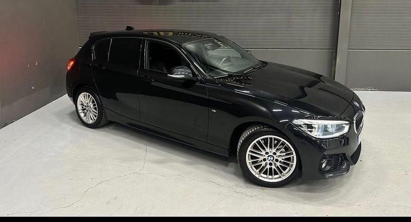 Svart Begagnad 2019 BMW 120 M Sport Halvkombi | 209 800 kr (Superpris) - Bild 1/4