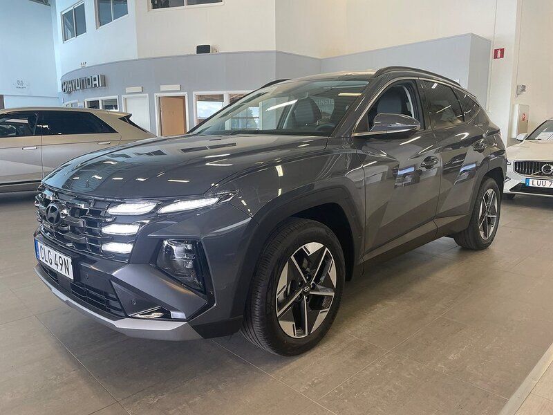 Grå Ny 2024 Hyundai Tucson Advanced SUV | 540 700 kr (Dyr) - Bild 1/4