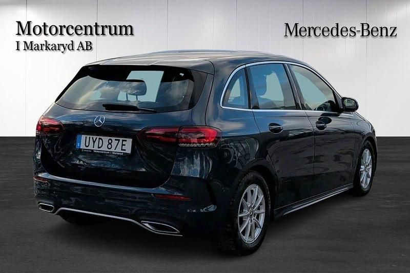 Begagnad Mercedes B180 Advantage 136 HK (100 kW) 2020 Blå Minibuss