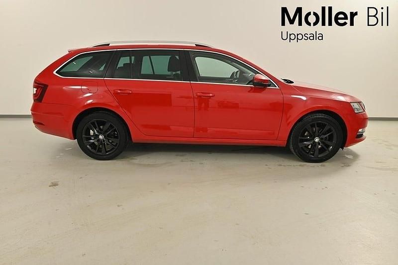 Begagnad Skoda Octavia 150 HK (110 kW) 2020 Röd