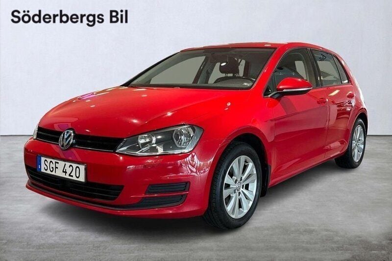 Röd Begagnad 2016 VW Golf VII Halvkombi | 79 900 kr (Bra pris) - Bild 1/4
