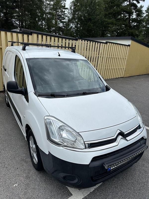 Vit Begagnad 2012 Citroën Berlingo Minibuss | 38 900 kr (Superpris) - Bild 1/4