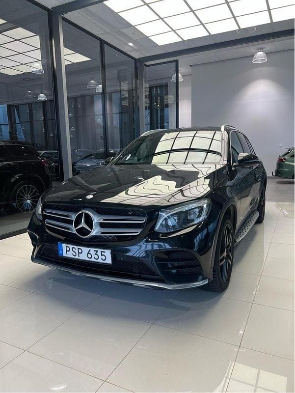 Svart Begagnad 2016 Mercedes GLC220 AMG SUV | 165 000 kr (Marknadspris) - Bild 1/4
