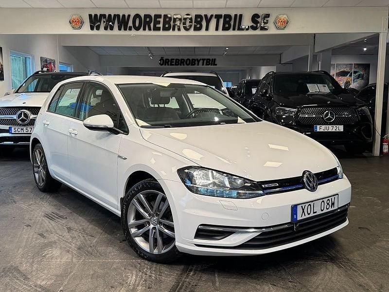 Vit Begagnad 2019 VW Golf VII Halvkombi | 118 500 kr (Bra pris) - Bild 1/4