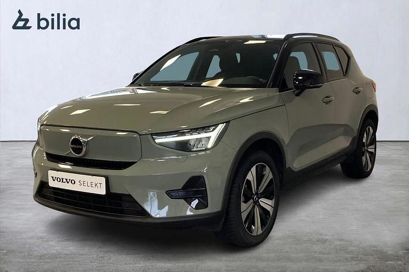 Grön Begagnad 2022 Volvo XC40 Core SUV | 339 900 kr - Bild 1/3