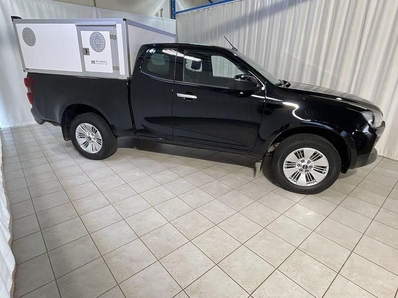 Begagnad Isuzu D-Max 163 HK (119 kW) 2022 569 onyx black mica Pickup