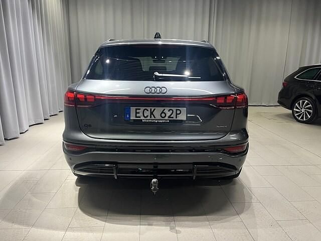 Begagnad Audi Q6 e-tron S-Line 284 kW (387 HK) 2025 Grå SUV
