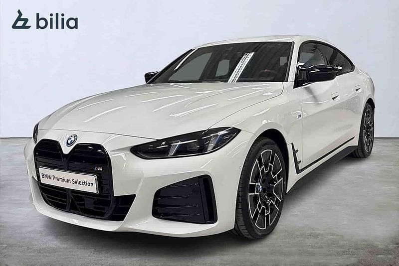 Vit Begagnad 2026 BMW i4 Sedan | 679 900 kr (Lite dyr) - Bild 1/1