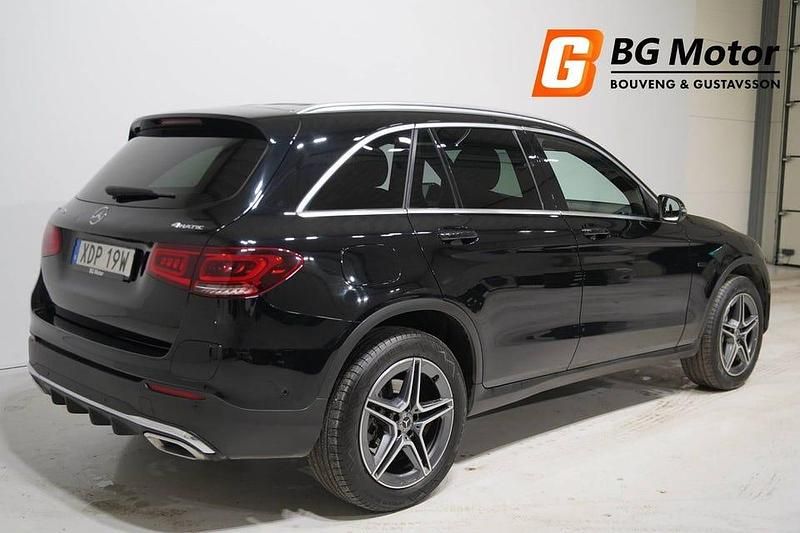 Begagnad Mercedes GLC300 AMG line 320 HK (235 kW) 2021 Svart