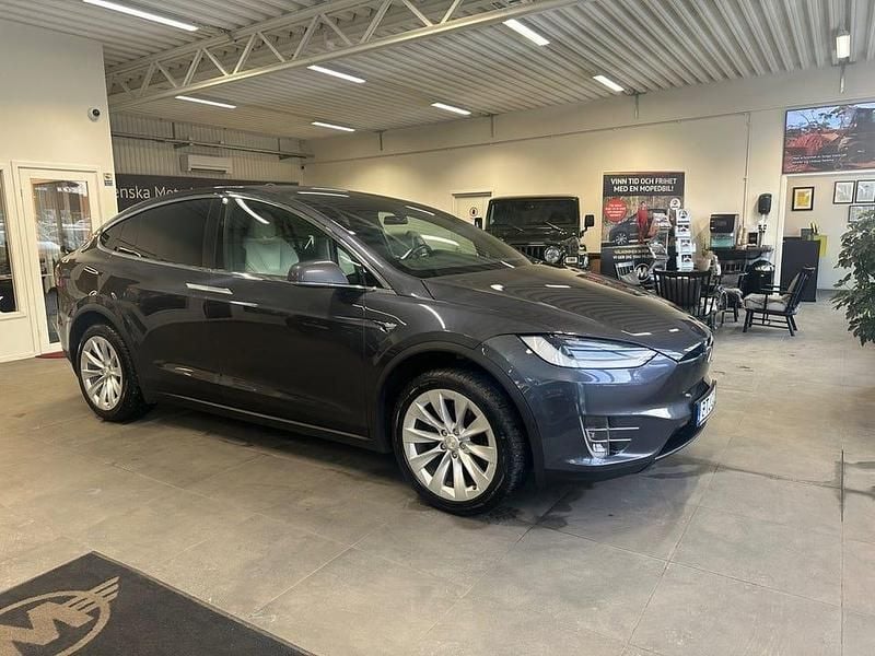Begagnad Tesla Model X Long Range AWD 397 kW (541 HK) 2019 Grå SUV