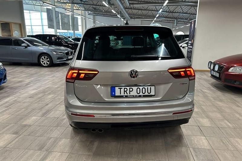 Begagnad VW Tiguan R-line 192 HK (141 kW) 2019 Silver SUV