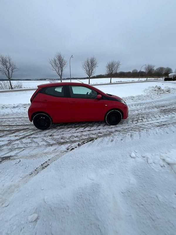 Begagnad Toyota Aygo 72 HK (52 kW) 2019 Halvkombi