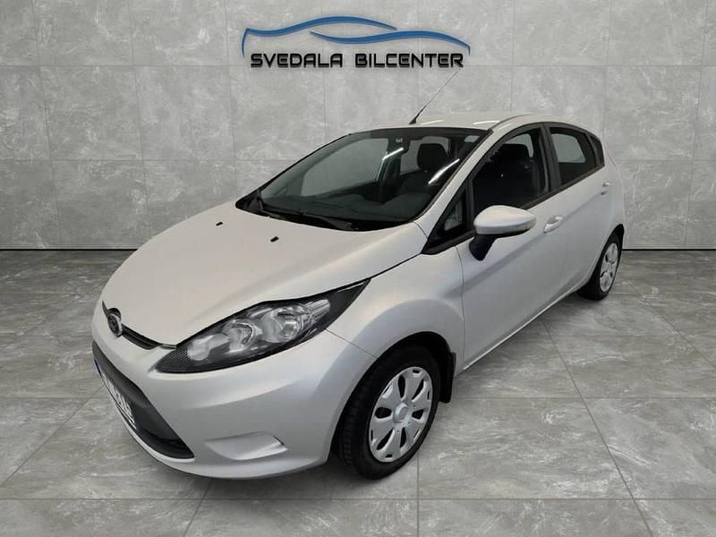 Begagnad Ford Fiesta Trend 71 HK (52 kW) 2012 Grå Halvkombi