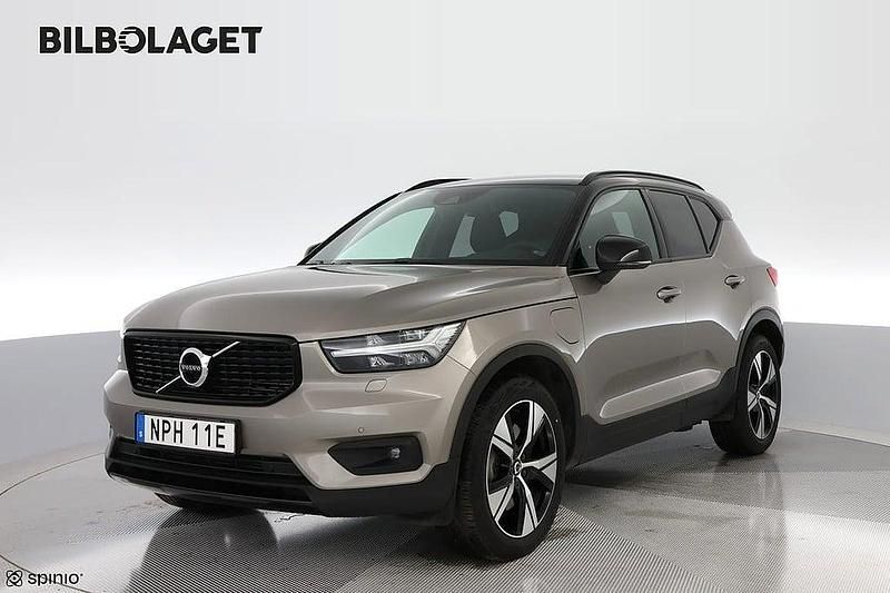 Grå Begagnad 2021 Volvo XC40 R-Design SUV | 399 800 kr (Lite dyr) - Bild 1/4