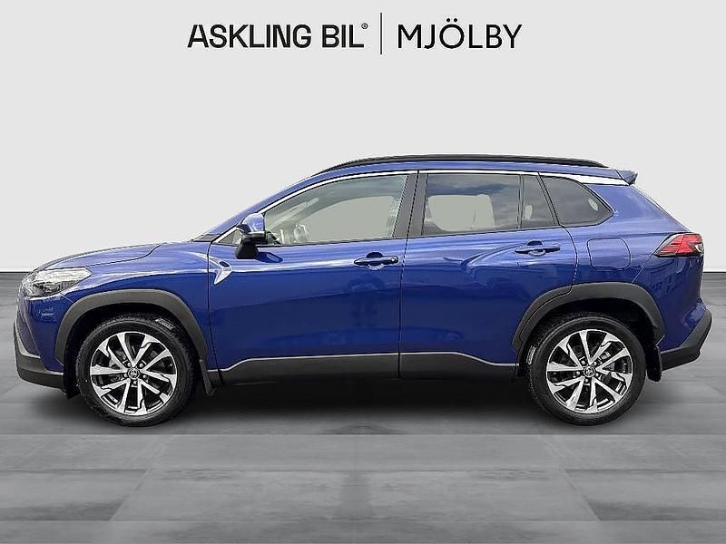 Begagnad Toyota Corolla Cross Style 197 HK (144 kW) 2022 Mörkblå SUV