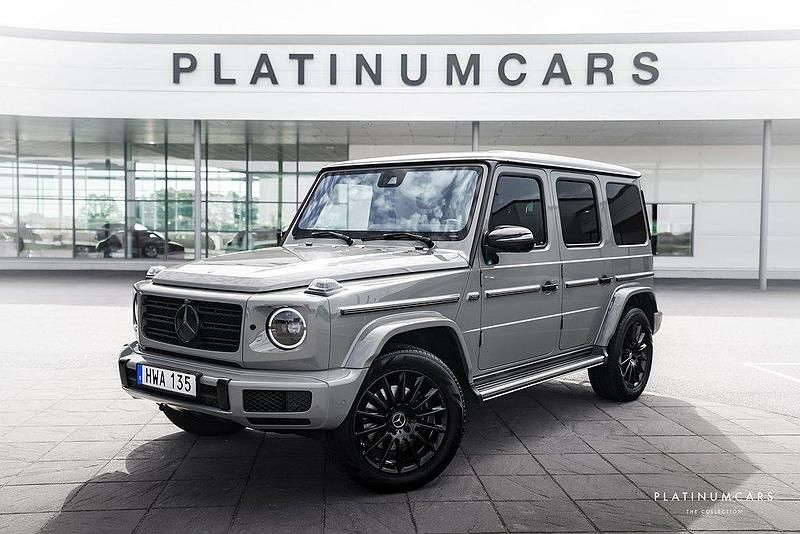 Grå Begagnad 2022 Mercedes G400 Exclusive SUV | 1 599 000 kr - Bild 1/4
