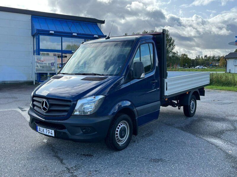 Blå Begagnad 2018 Mercedes Sprinter Van | 279 900 kr (Superpris) - Bild 1/4