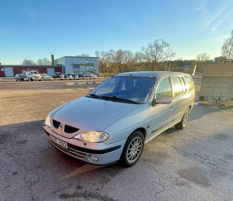 Begagnad Renault Mégane II 107 HK (78 kW) 2003