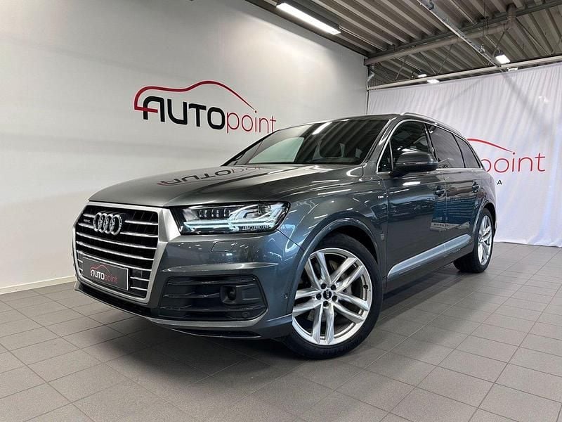 Grå Begagnad 2017 Audi Q7 S-Line SUV | 449 000 kr (Dyr) - Bild 1/4