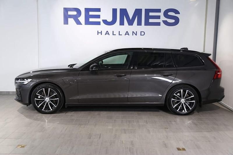 Begagnad Volvo V60 Plus 355 HK (261 kW) 2025 Grå Kombi