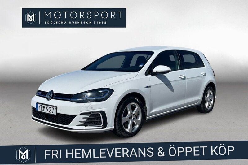 Vit Begagnad 2018 VW Golf VII GTE Halvkombi | 199 900 kr (Marknadspris) - Bild 1/4
