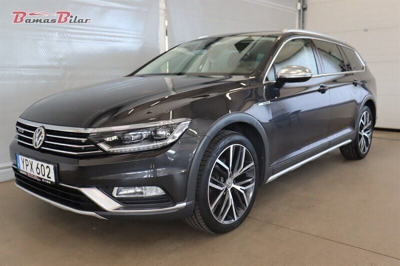 Grå Begagnad 2018 VW Passat Alltrack Kombi | 249 900 kr (Marknadspris) - Bild 1/4