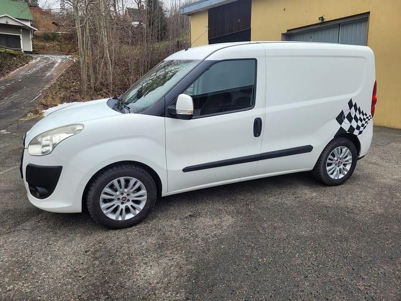 Begagnad 2013 Fiat Doblò Minibuss | 44 500 kr (Marknadspris) - Bild 1/4