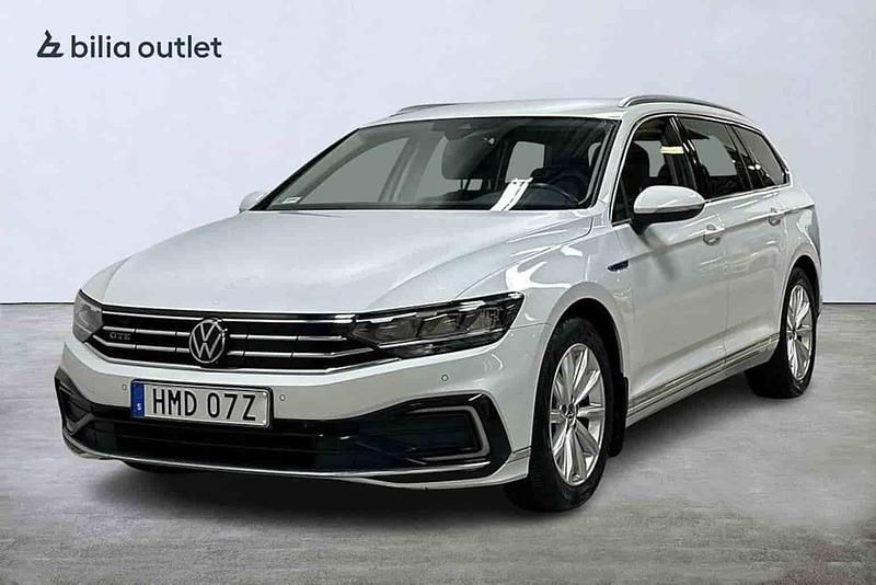 Vit Begagnad 2022 VW Passat GTE Kombi | 279 900 kr - Bild 1/1