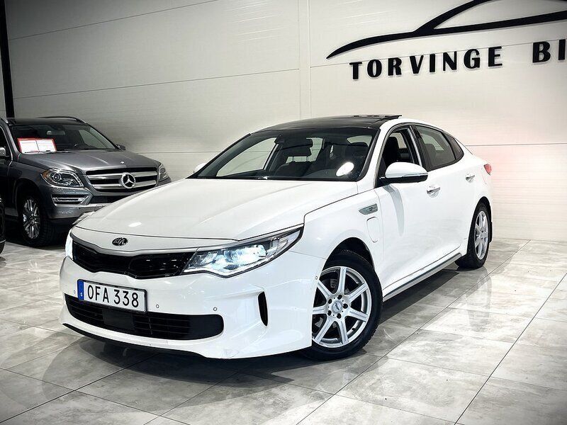 Vit Begagnad 2016 Kia Optima Hybrid 3 Sedan | 179 900 kr (Marknadspris) - Bild 1/4