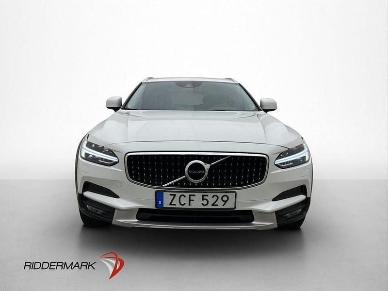 Begagnad Volvo V90 CC Plus 190 HK (139 kW) 2017 Vit Kombi