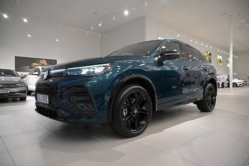 Ny VW Tiguan R-line Edition 193 HK (141 kW) 2026 Svart SUV