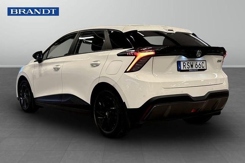 Begagnad MG MG4 EV 125 kW (171 HK) 2023 Vit Halvkombi