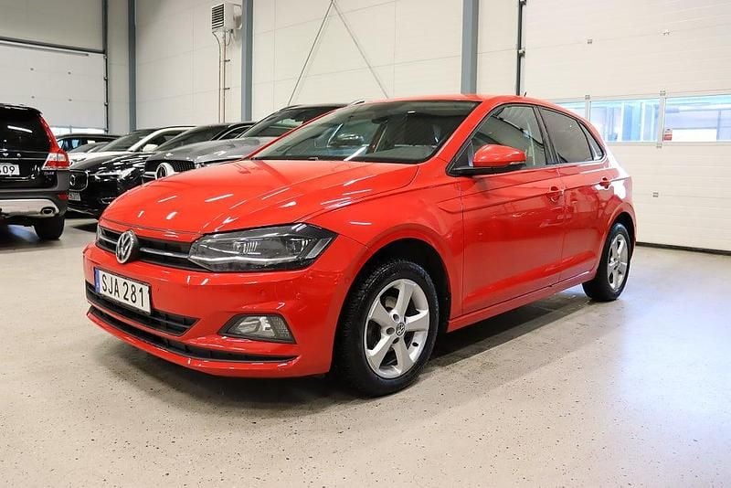 Röd Begagnad 2018 VW Polo Beats Halvkombi | 144 600 kr (Marknadspris) - Bild 1/4